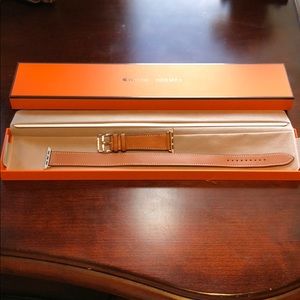 NIB-Apple Watch Hermès Womens Double Tour Band